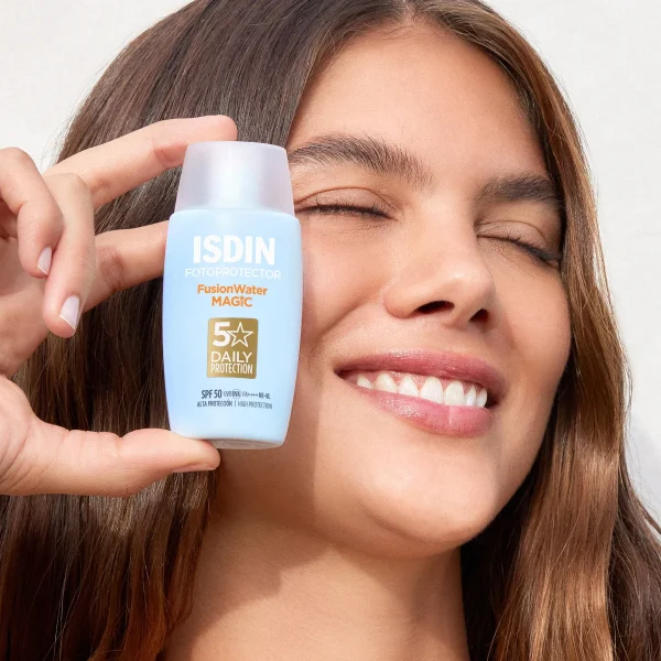 PACK 3 TRATAMIENTO FACIAL ISDIN FOTOPROTECTOR FUSION WATER MAGIC SPF50 50 ML - Imagen 2