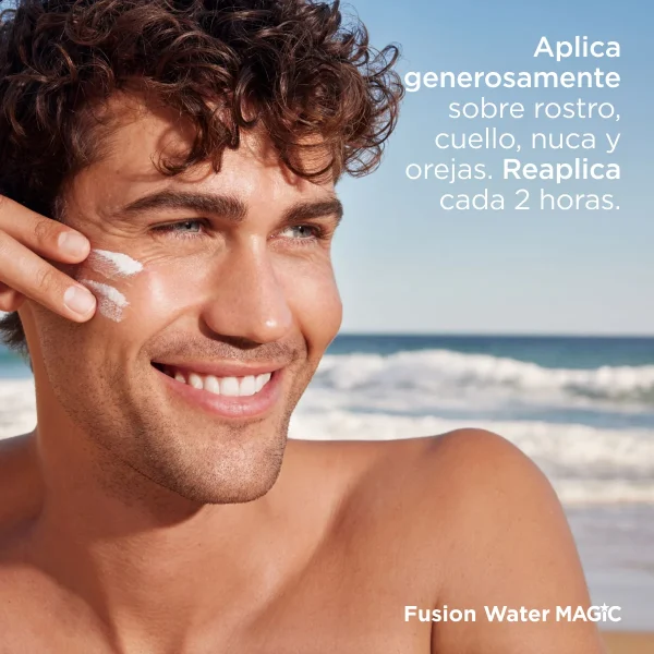 PACK 3 TRATAMIENTO FACIAL ISDIN FOTOPROTECTOR FUSION WATER MAGIC SPF50 50 ML - Imagen 7
